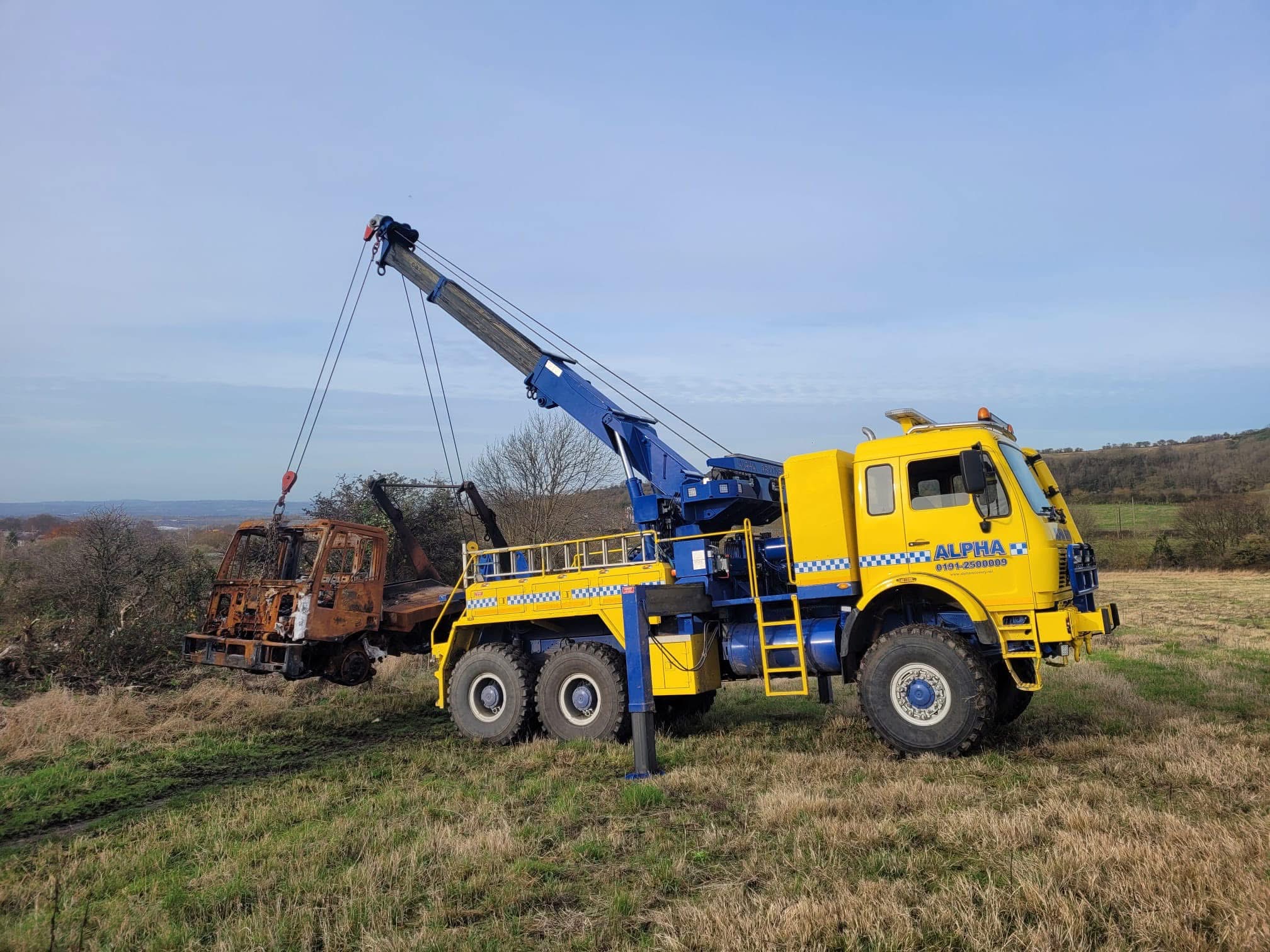 Heavy Winching, Lifting, and Lorry Mounted Cranes